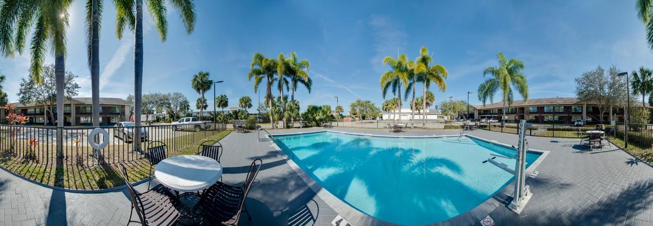 Americas Best Value Inn & Suites Μελβούρνη Εξωτερικό φωτογραφία